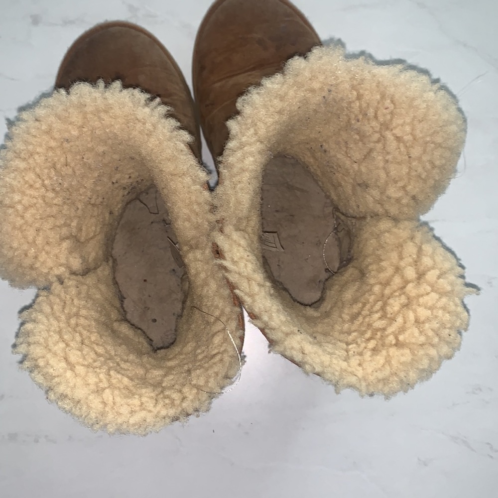 UGGs - Picture 5 of 6